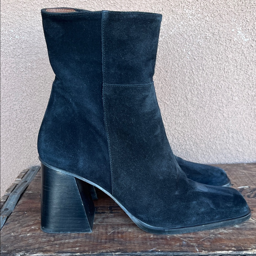 ALOHAS  South Black Suede Block Heel Bootie